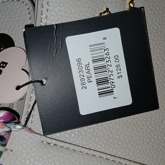 Faux Leather Handbag - Picture 9 of 9